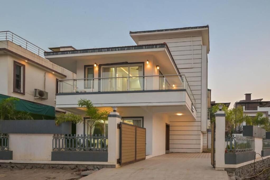 Royal Paradise Villa Lonavala Eksteriør billede